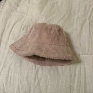 Faux fur bucket hat